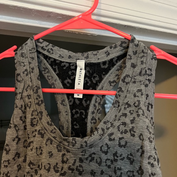 Athleta momentum seamless tank top - Picture 2 of 3